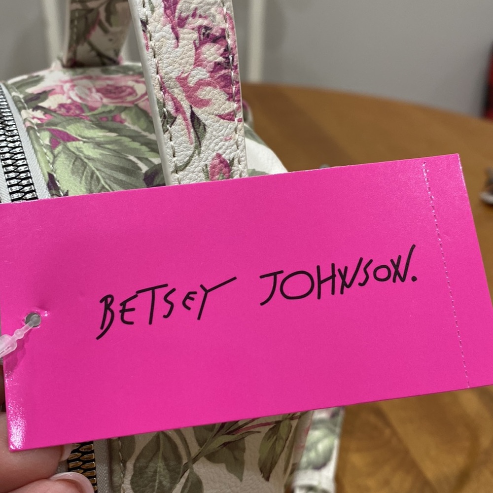 NWT. BetseyJohnson floral puppy, mini backpack/purse. - Picture 12 of 13